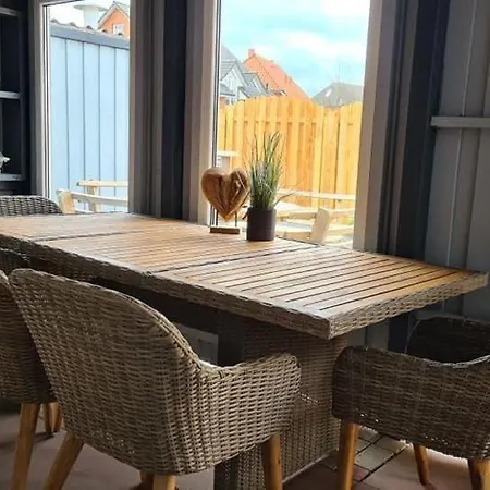 Semesterbostad Ferienhaus-abendsonne-familie-sikora *